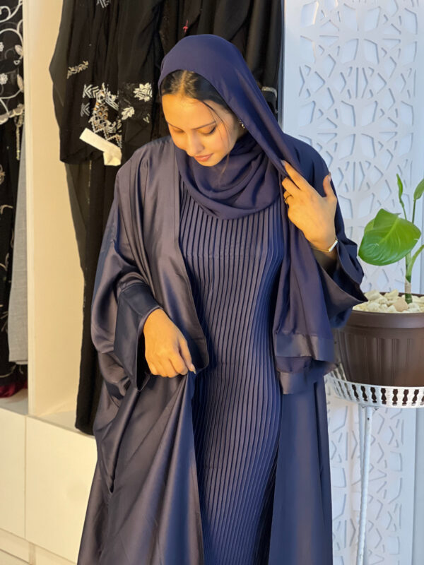 Abaya Amani - Elegant Three-Piece Satin Set in Deep Navy Blue