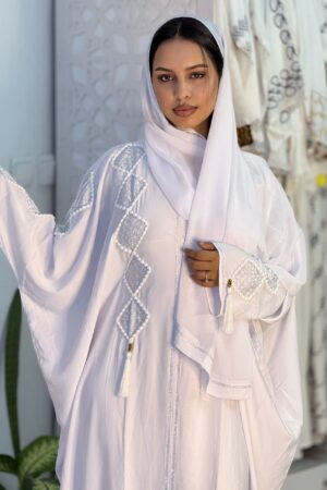 Abaya Noor - Elegant Two-Piece Set with Intricate Embroidery and Tassel Accents