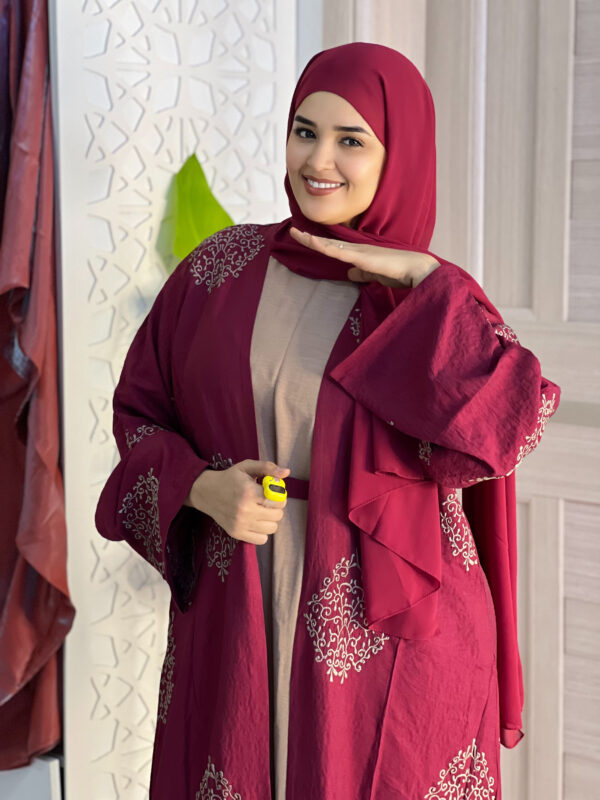 Abaya Scarlet Elegance – Bold Sophistication in a Three-Piece Set