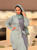 Abaya Nadira – Elegant Sage Green Embroidered Abaya with Mauve Dress & Matching Scarf