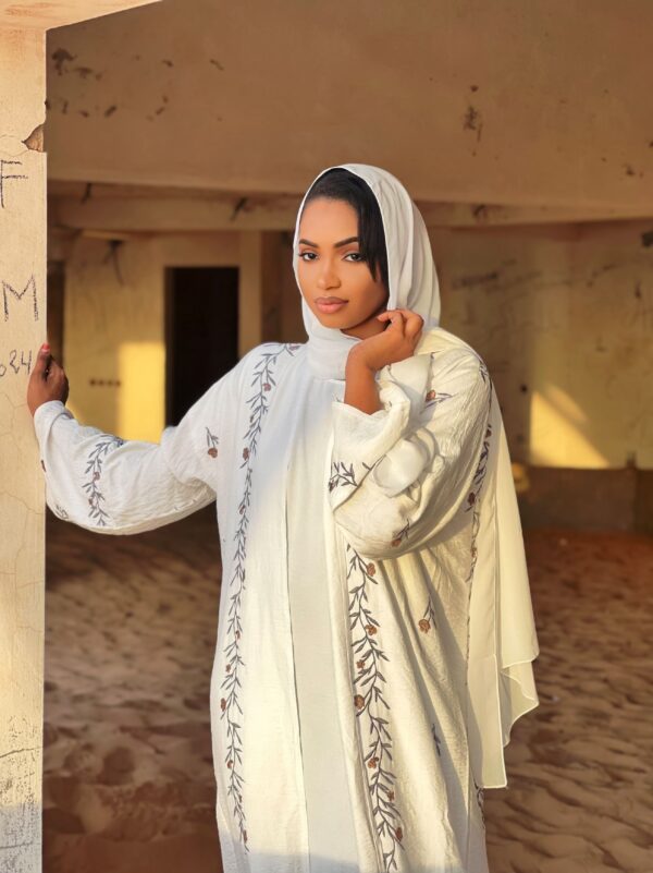 Abaya Sanaa – Elegant White Three-Piece Set with Floral Embroidery | Modest & Sophisticated Women Fashion